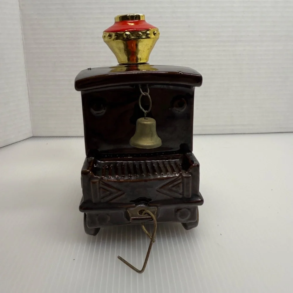 Vintage Ceramic Brown Train Engine Whiskey Decanter W/ Tank Car & 6 Shot Glasses